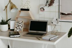5 Types of Office Clutter That Kill Your Productivity
